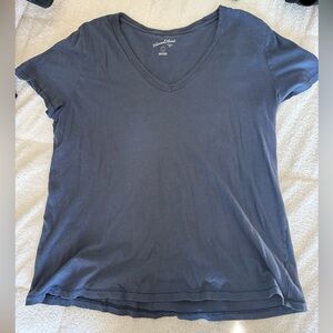 V neck tee